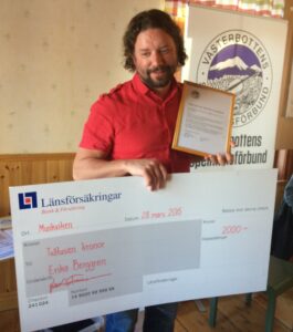 2014 års stipendiat Erika Berggren. Priset mottogs av hennes make Urban Berggren då hon hade förhinder.